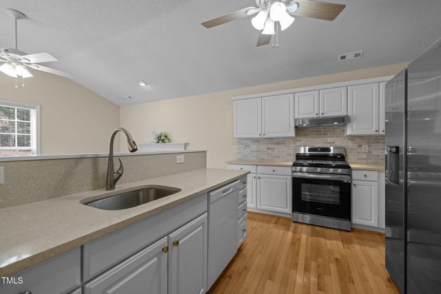 100 W Acres Crescent, Cary, NC 27519