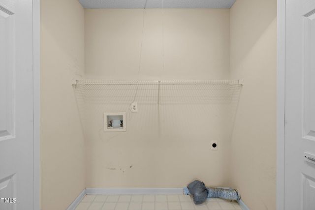 100 W Acres Crescent, Cary, NC 27519