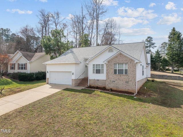 100 W Acres Crescent, Cary, NC 27519
