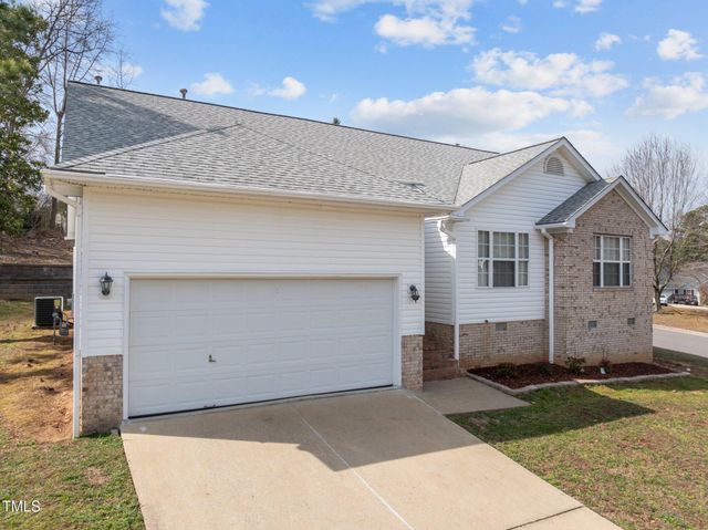 100 W Acres Crescent, Cary, NC 27519