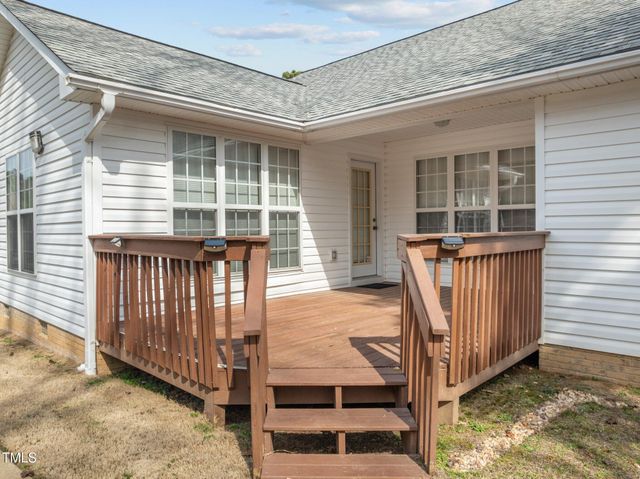 100 W Acres Crescent, Cary, NC 27519