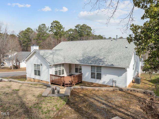 100 W Acres Crescent, Cary, NC 27519