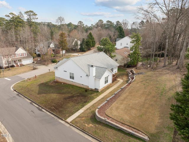 100 W Acres Crescent, Cary, NC 27519