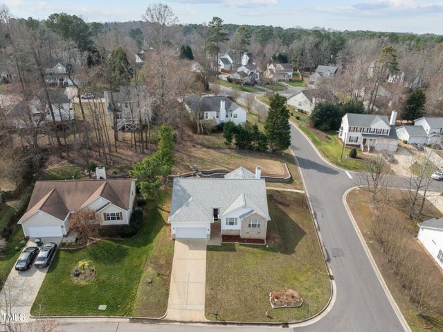 100 W Acres Crescent, Cary, NC 27519