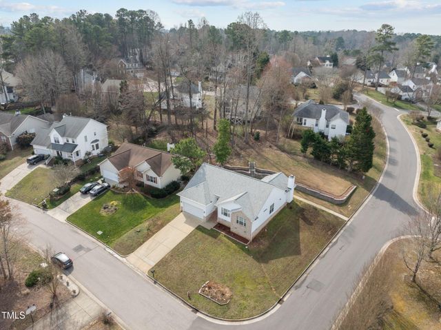 100 W Acres Crescent, Cary, NC 27519