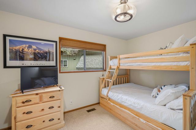 57055 Deer Lane 7, Sunriver, OR 97707