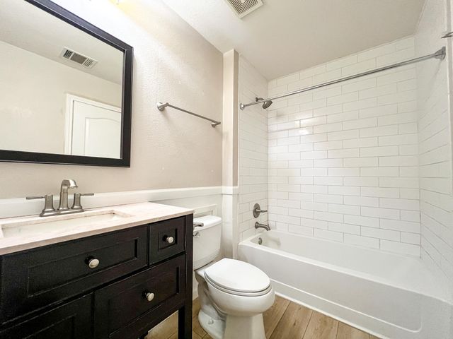 298 Jack Rabbit LN, Buda, TX 78610