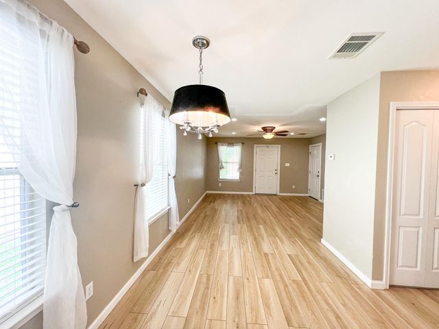 298 Jack Rabbit LN, Buda, TX 78610