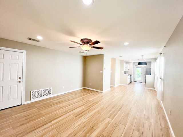 298 Jack Rabbit LN, Buda, TX 78610