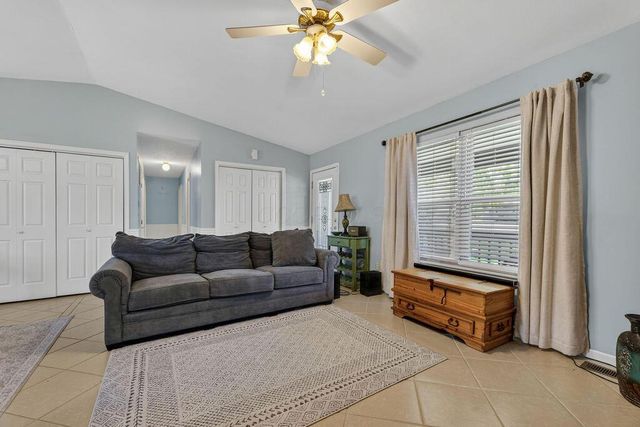 329 Floralwood Drive, Howard, OH 43028