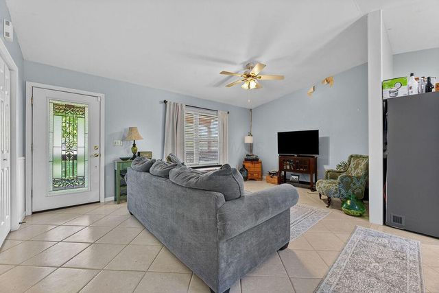 329 Floralwood Drive, Howard, OH 43028
