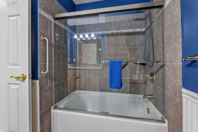 329 Floralwood Drive, Howard, OH 43028