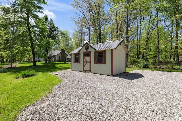 329 Floralwood Drive, Howard, OH 43028