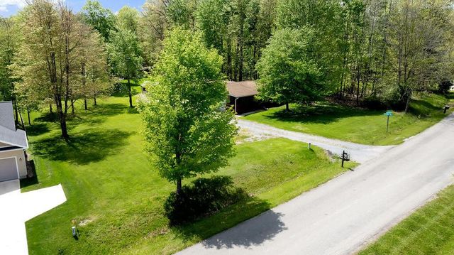 329 Floralwood Drive, Howard, OH 43028