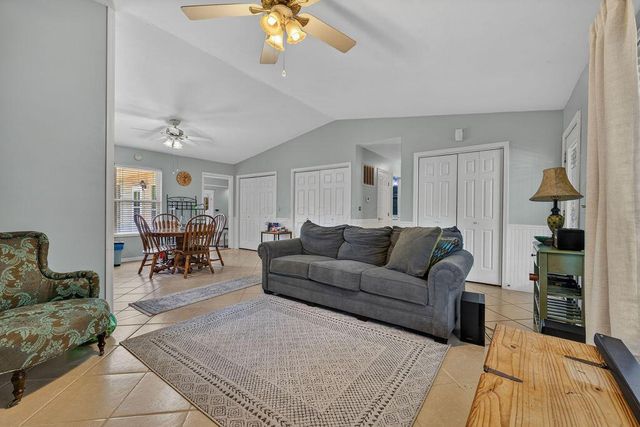 329 Floralwood Drive, Howard, OH 43028