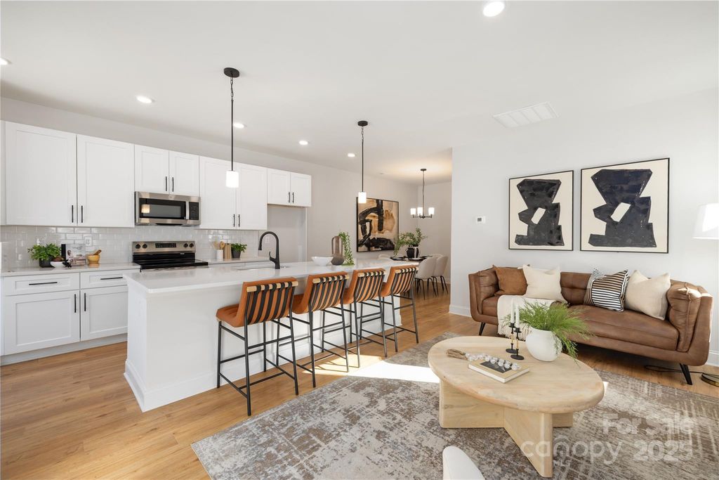 3314 Cedarhurst Drive, Charlotte, NC 28269