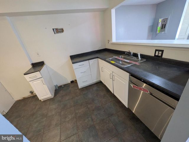 2707 GREENWOOD DR, Lindenwold, NJ 08021