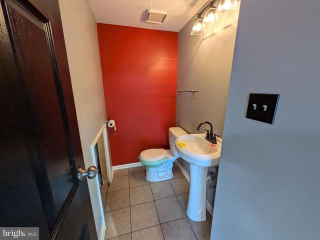 2707 GREENWOOD DR, Lindenwold, NJ 08021