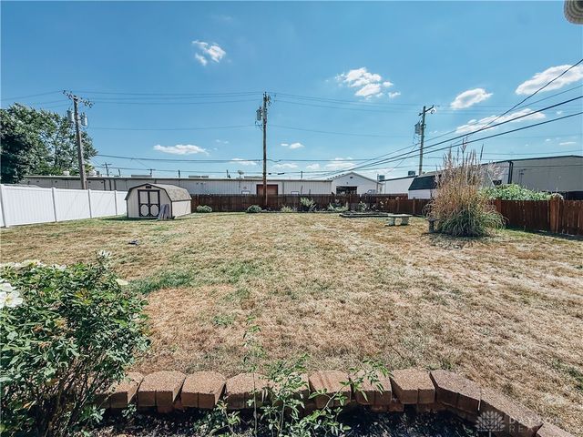 28 Warner Drive, Tipp City, OH 45371