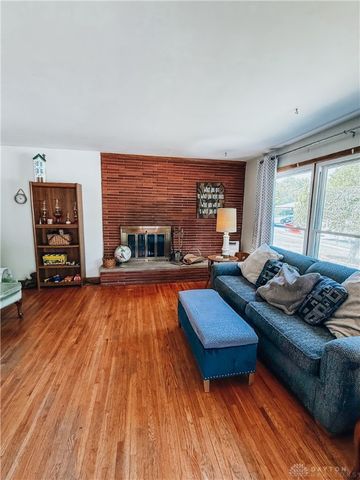 28 Warner Drive, Tipp City, OH 45371