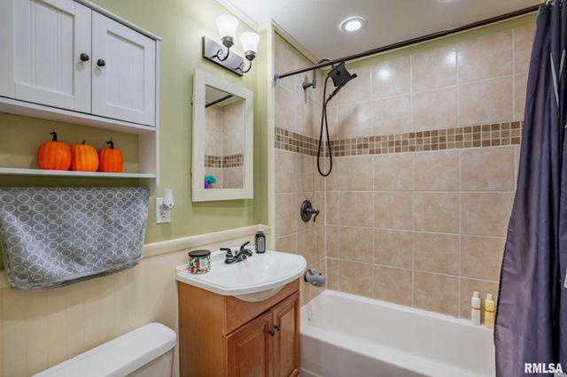 712 CIRCLE Drive, Marion, IL 62959