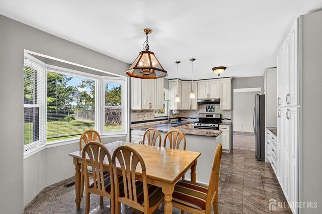 12 Mershon Lane, Plainsboro, NJ 08536