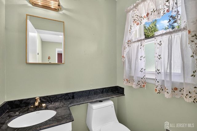 12 Mershon Lane, Plainsboro, NJ 08536