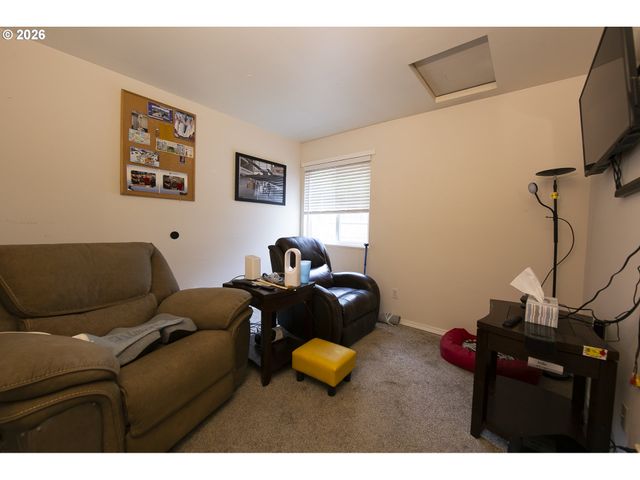 1785 Nw ROLLING HILL Dr, Beaverton, OR 97006