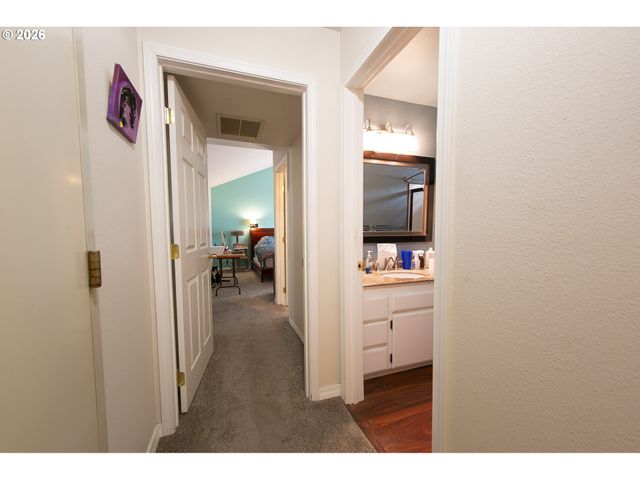 1785 Nw ROLLING HILL Dr, Beaverton, OR 97006