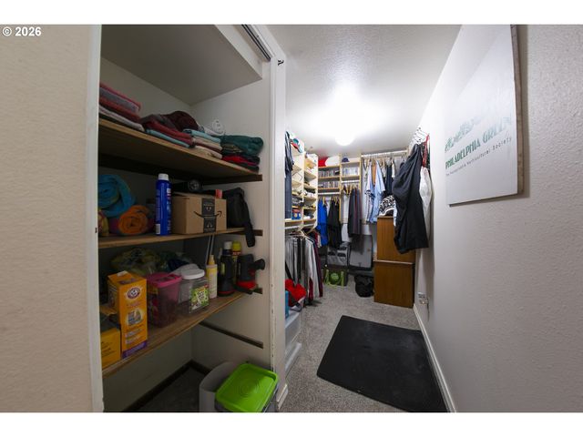 1785 Nw ROLLING HILL Dr, Beaverton, OR 97006