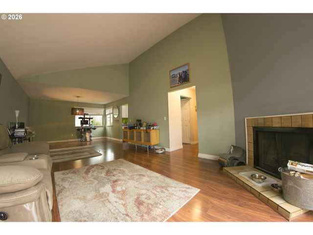 1785 Nw ROLLING HILL Dr, Beaverton, OR 97006