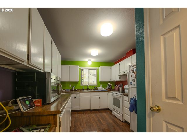 1785 Nw ROLLING HILL Dr, Beaverton, OR 97006