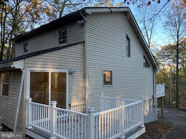 2096 SCARBOROUGH WAY, Bushkill, PA 18324