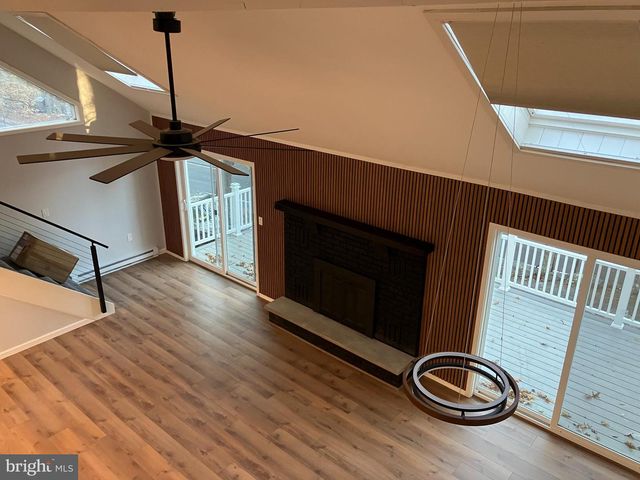 2096 SCARBOROUGH WAY, Bushkill, PA 18324