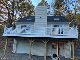 2096 SCARBOROUGH WAY, Bushkill, PA 18324