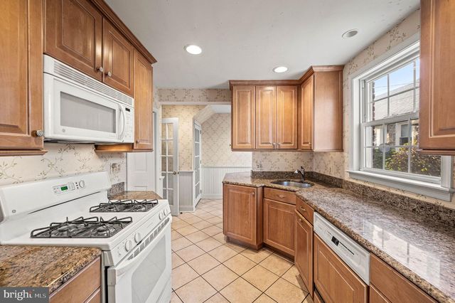 601 S EAGLE RD, Havertown, PA 19083