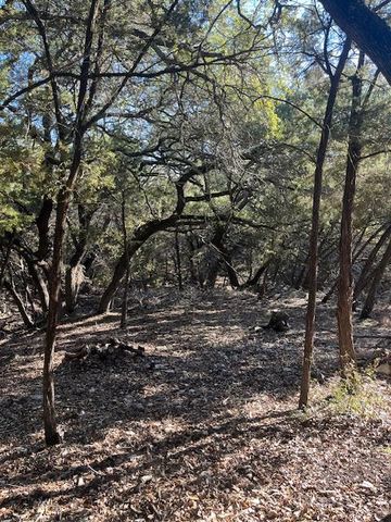 201 Assiniboia DR, Canyon Lake, TX 78133