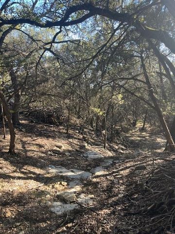 201 Assiniboia DR, Canyon Lake, TX 78133