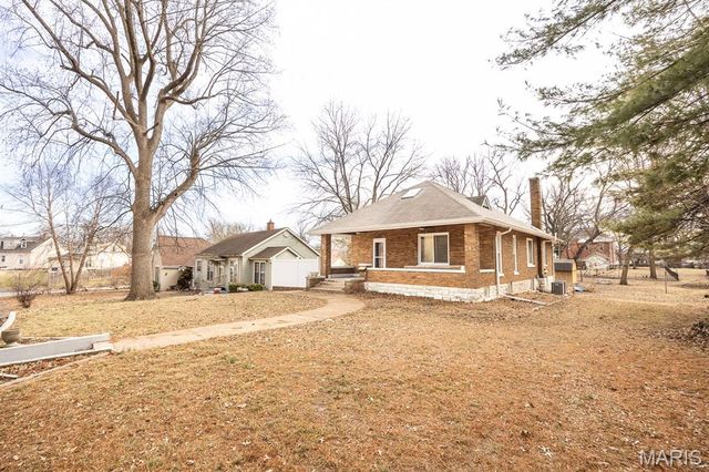 8 Kircher Place, Belleville, IL 62220