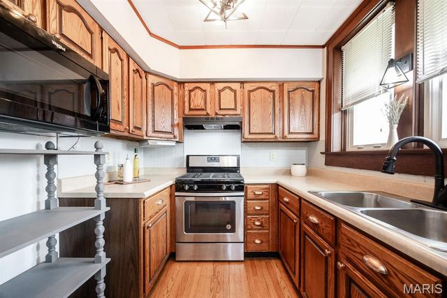 8 Kircher Place, Belleville, IL 62220