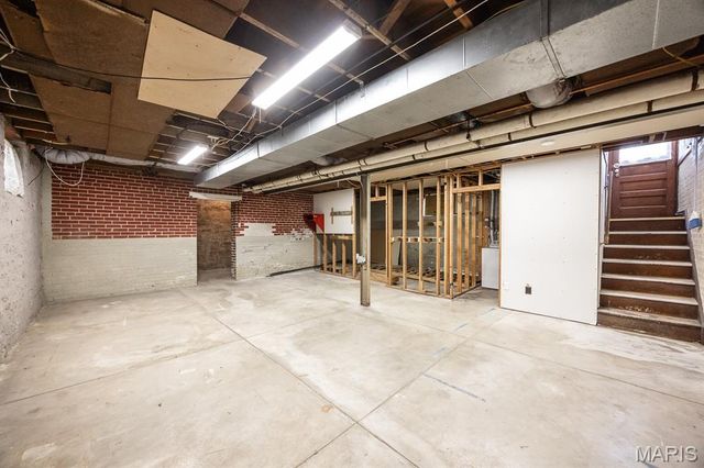 8 Kircher Place, Belleville, IL 62220