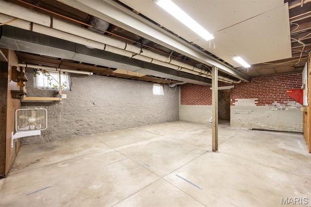 8 Kircher Place, Belleville, IL 62220