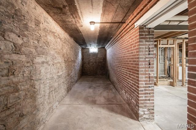 8 Kircher Place, Belleville, IL 62220