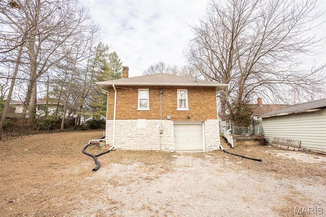 8 Kircher Place, Belleville, IL 62220