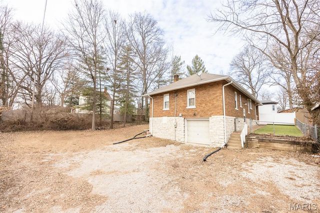 8 Kircher Place, Belleville, IL 62220