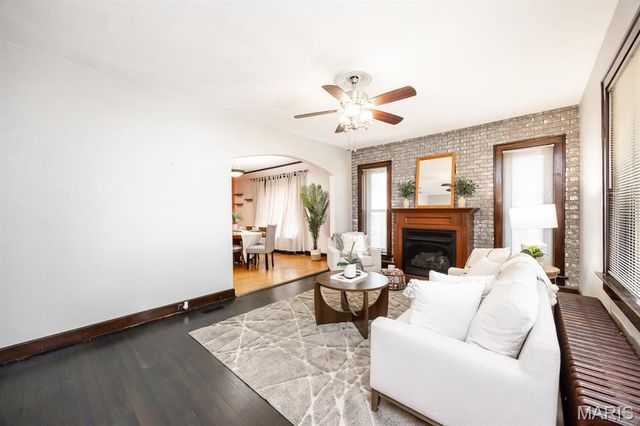 8 Kircher Place, Belleville, IL 62220