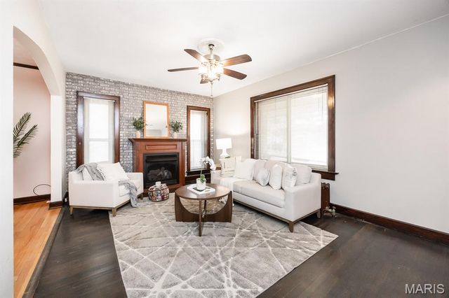 8 Kircher Place, Belleville, IL 62220