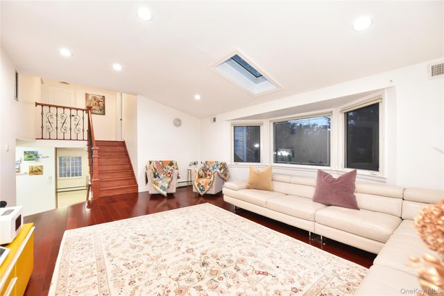 116 Nottingham Road, Manhasset Hills, NY 11040