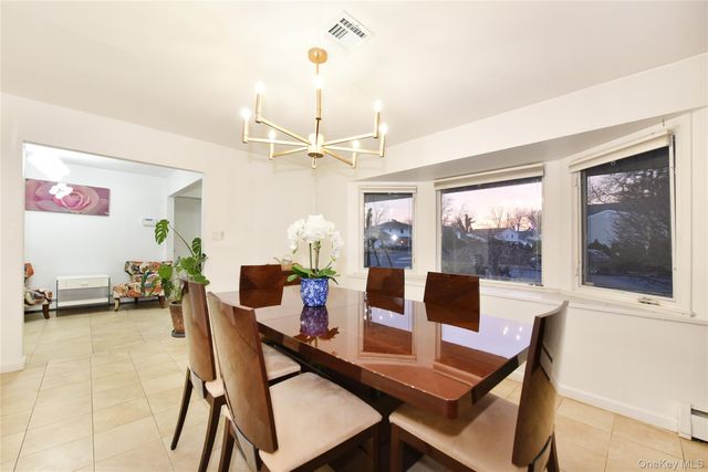 116 Nottingham Road, Manhasset Hills, NY 11040