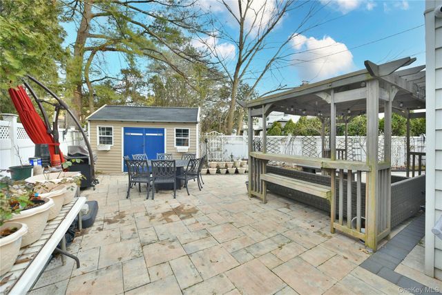 116 Nottingham Road, Manhasset Hills, NY 11040